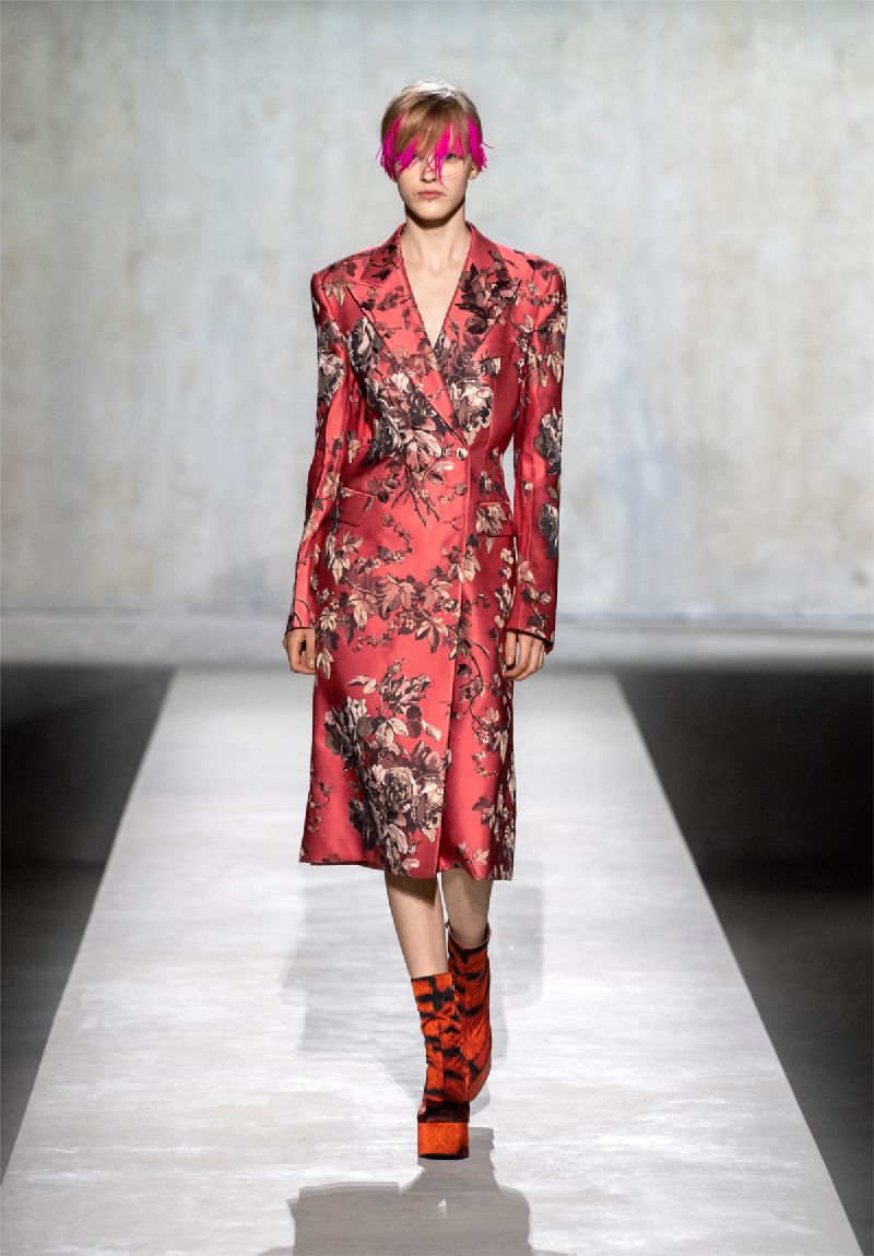 Image for S/S 2020 Women Runway Looks