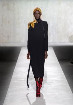 Thumbnail image for S/S 2020 Women Runway Looks