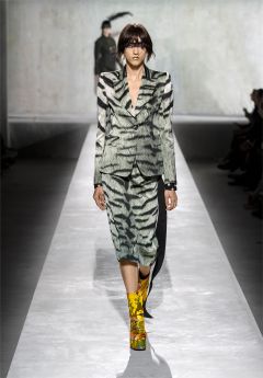 Thumbnail image for S/S 2020 Women Runway Looks