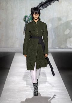 Thumbnail image for S/S 2020 Women Runway Looks