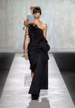 Thumbnail image for S/S 2020 Women Runway Looks