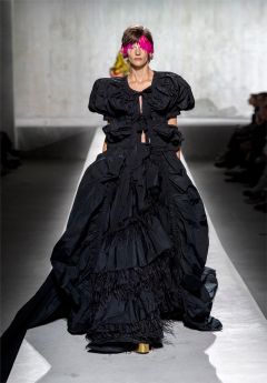 Thumbnail image for S/S 2020 Women Runway Looks