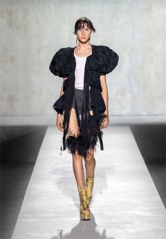 Thumbnail image for S/S 2020 Women Runway Looks