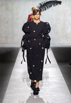 Thumbnail image for S/S 2020 Women Runway Looks
