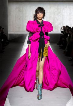 Thumbnail image for S/S 2020 Women Runway Looks